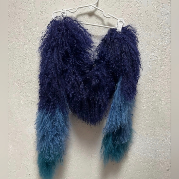 Exquisite, lambskin, scarf rich dark Blue  super soft. Luxurious. and chic. - Picture 1 of 5